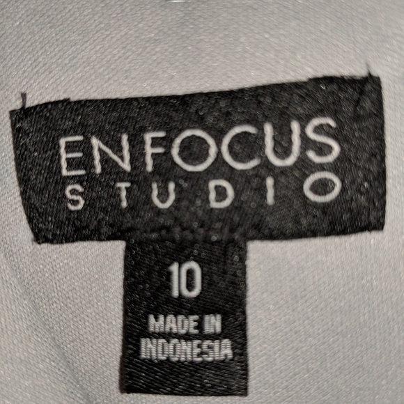 Dress - Picture 3 of 3